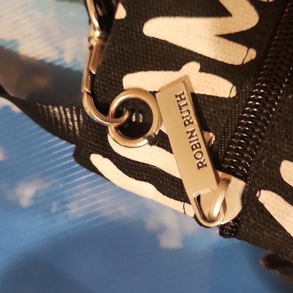 Robin Ruth purse - Picture 3 of 4